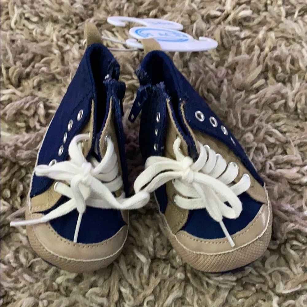 Baby boy shoes 3-6 mons NWT the children’s place